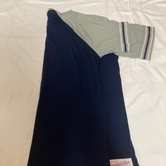 New York Yankees Team Captain Tee by Mitchell & Ness. - Picture 2 of 8